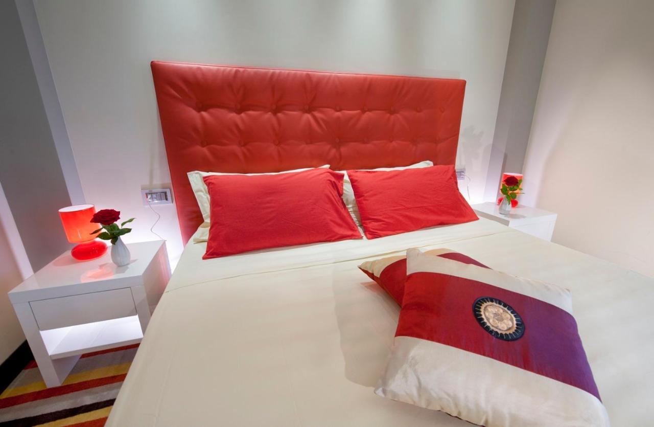 Hotel 2000 Riccione Bagian luar foto