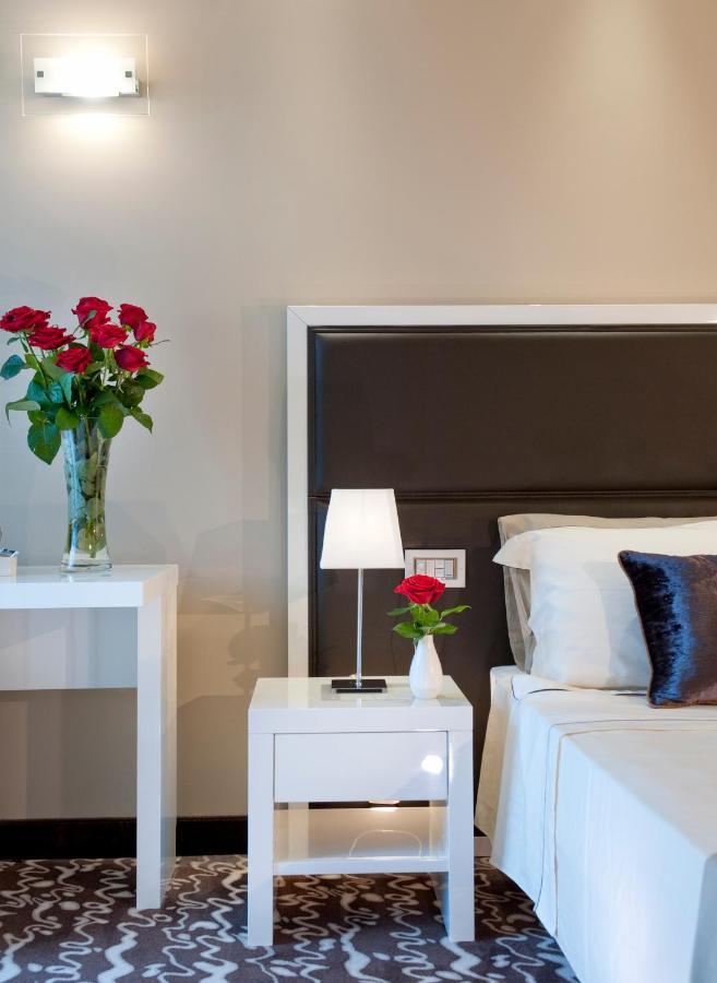 Hotel 2000 Riccione Ruang foto