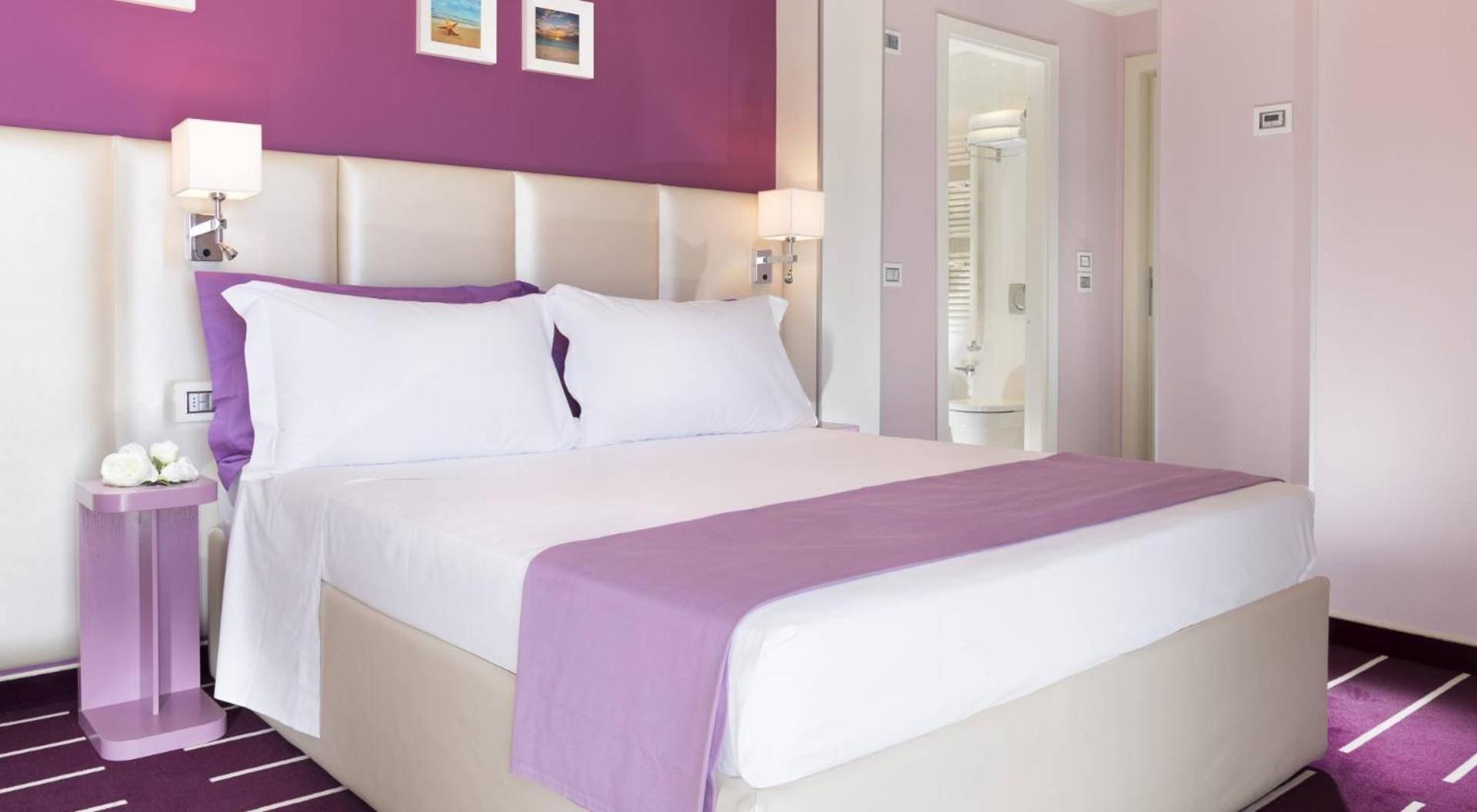 Hotel 2000 Riccione Bagian luar foto