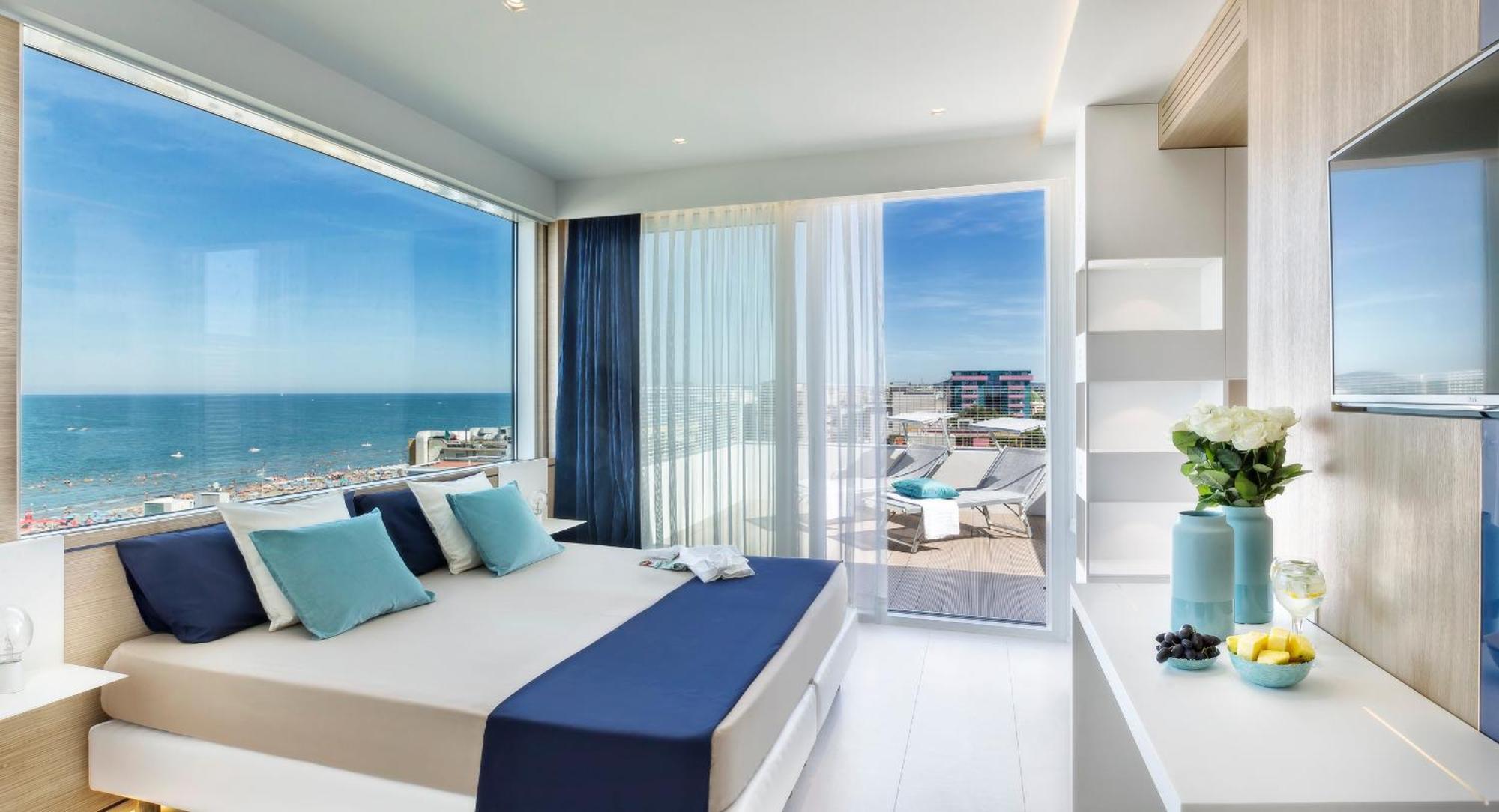 Hotel 2000 Riccione Bagian luar foto