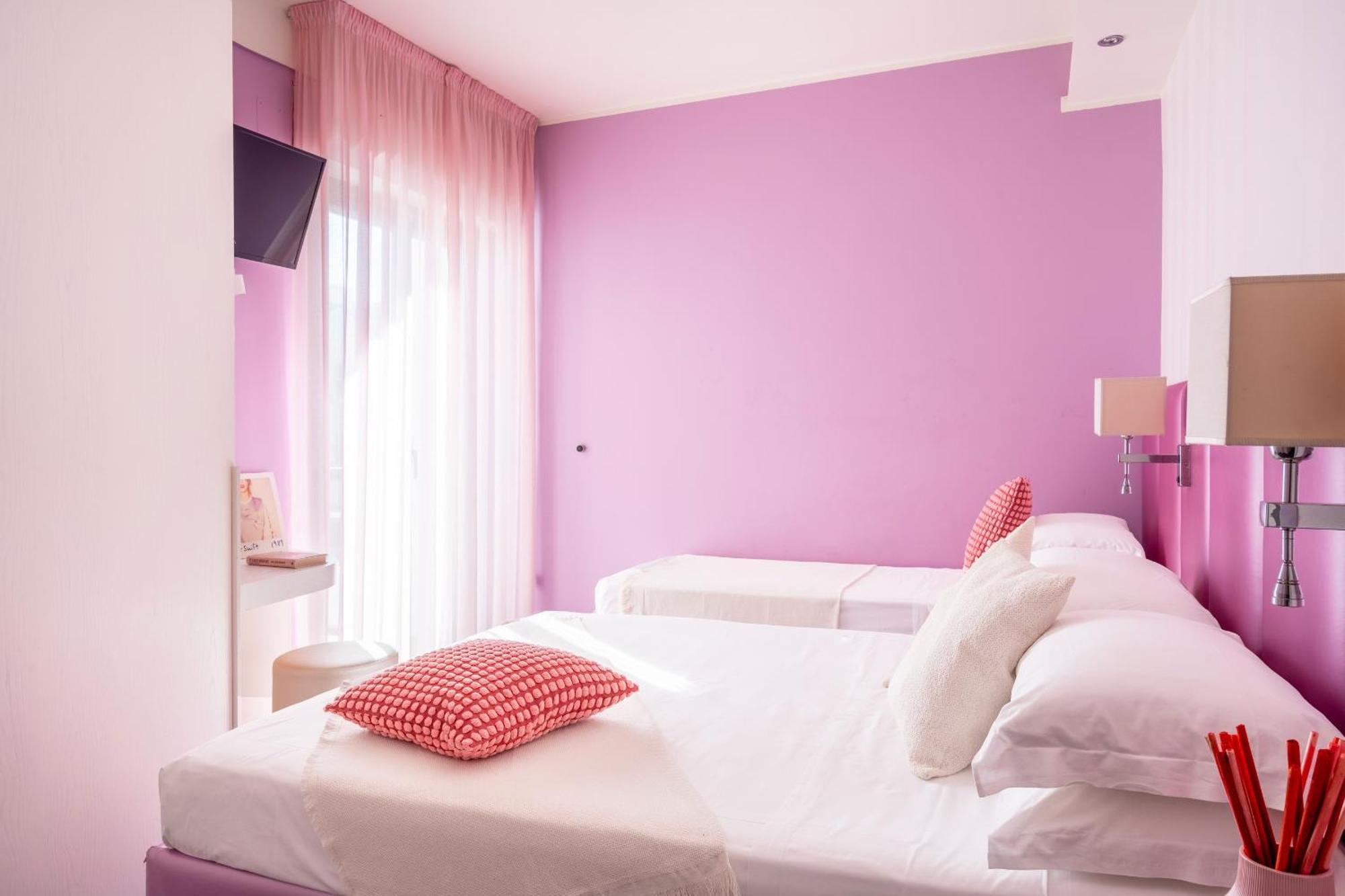 Hotel 2000 Riccione Bagian luar foto