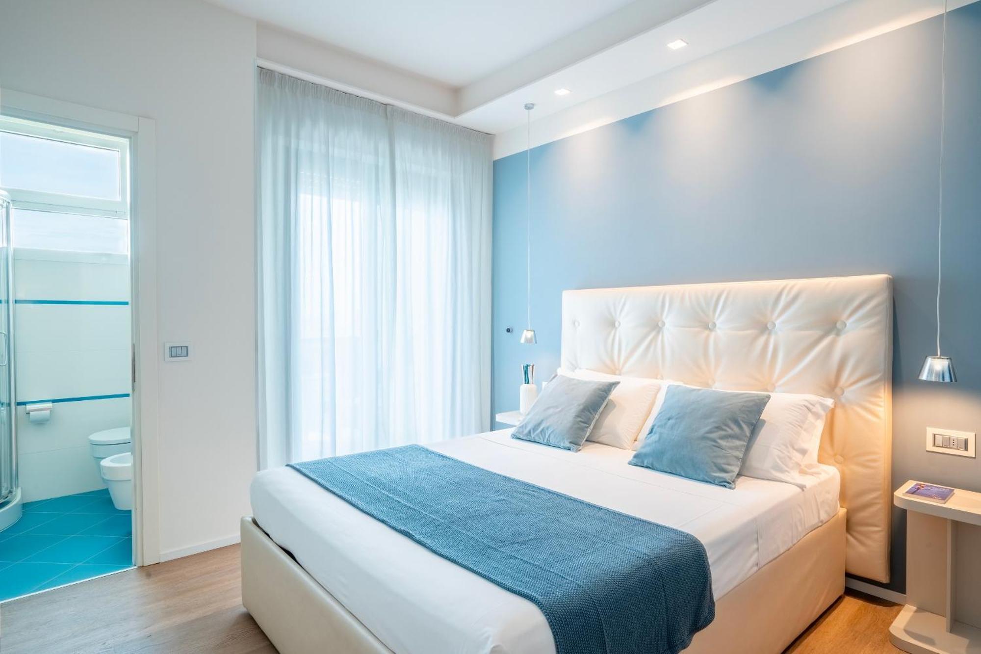 Hotel 2000 Riccione Bagian luar foto